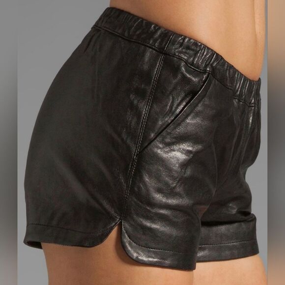 Mackage Collection Ibbie Black Leather Shorts (4) - Picture 2 of 8